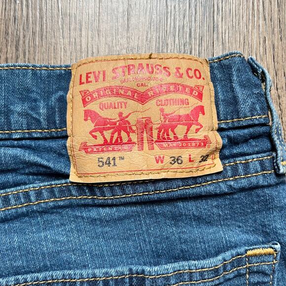 Levi’s 541 Athletic Taper Fit Medium Wash Denim Jeans Men Size 36x32 - Picture 12 of 13